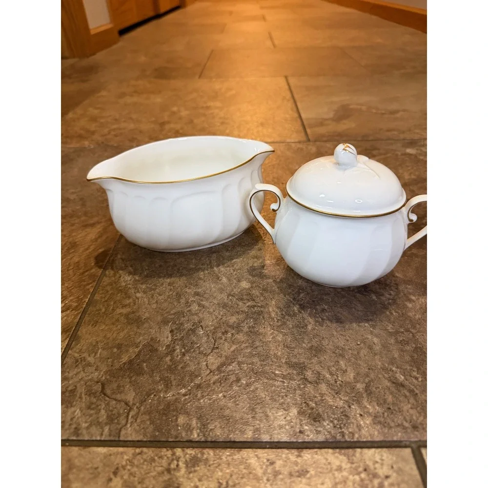 Mikasa Wedding Band L9709 Fine China Creamer and Lidded Sugar Bowl Set Japan